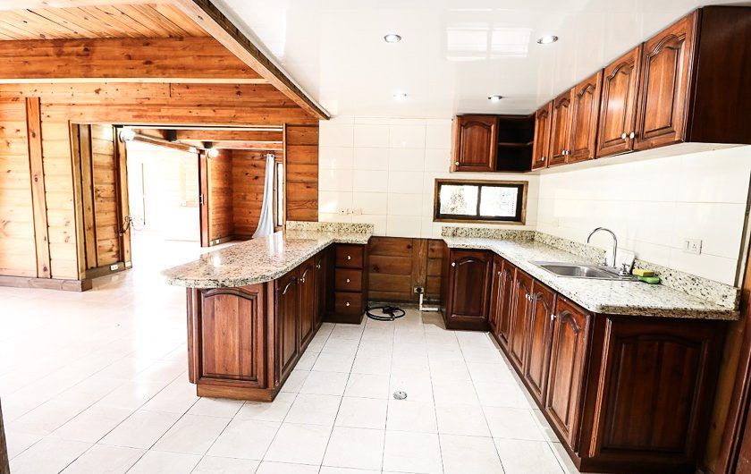 Condo estilo chalet con piscina y vista en Santa Ana Pozos