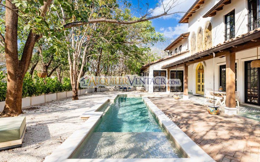 Hacienda Pinilla Tamarindo Guanacaste! Casa de 454 m2 con 1.630 m2 lote