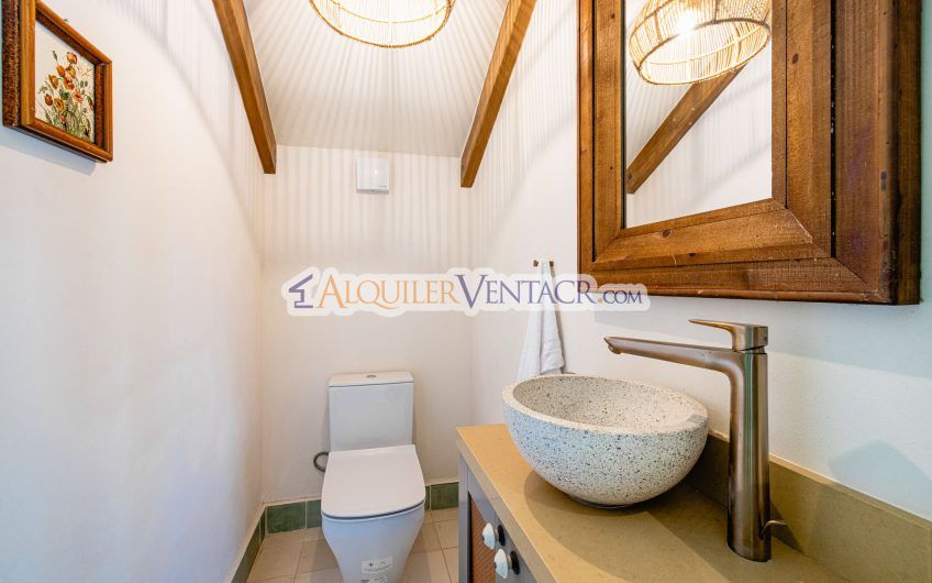 Hacienda Pinilla Tamarindo Guanacaste! Casa de 454 m2 con 1.630 m2 lote