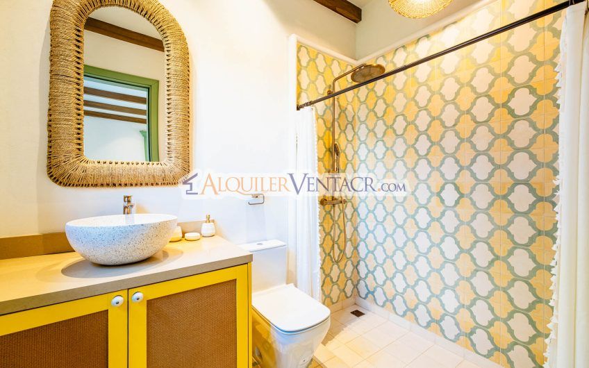 Hacienda Pinilla Tamarindo Guanacaste! Casa de 454 m2 con 1.630 m2 lote