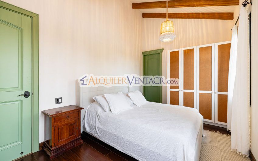 Hacienda Pinilla Tamarindo Guanacaste! Casa de 454 m2 con 1.630 m2 lote