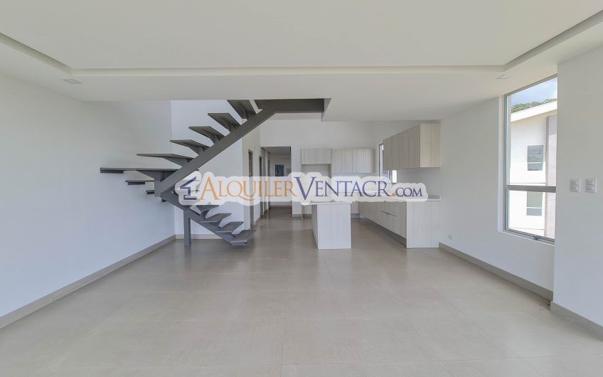 Lujoso Penthouse con vista en el Alto Las Palomas Santa Ana