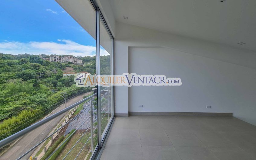 Lujoso Penthouse con vista en el Alto Las Palomas Santa Ana