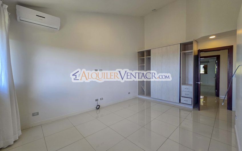 Via Nova Santa Ana Pozos! Penthouse con vista y línea blanca