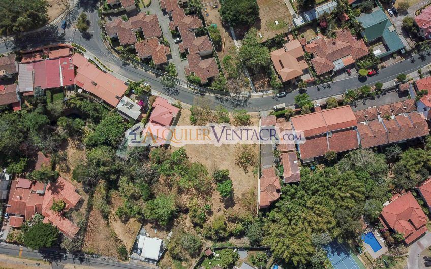 Jaboncillos Escazú! Lote plano de 2.640 m2