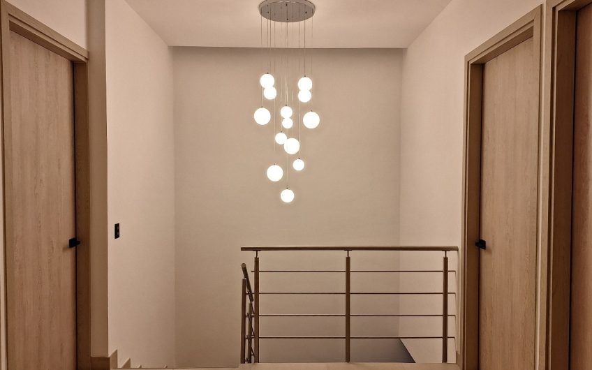 Para estrenar! Condo con jardín en Lindora Village Santa Ana