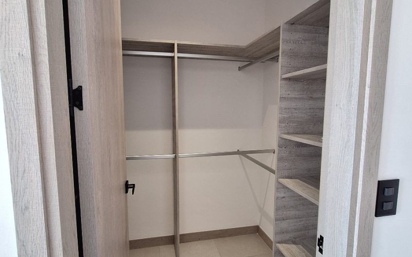 Para estrenar! Condo con jardín en Lindora Village Santa Ana