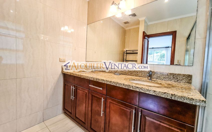 Apartamento amueblado de 2 habit. en San Rafael Escazú