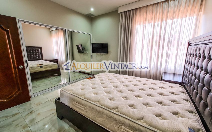 Apartamento amueblado de 3 habit. con terraza en San Rafael Escazú