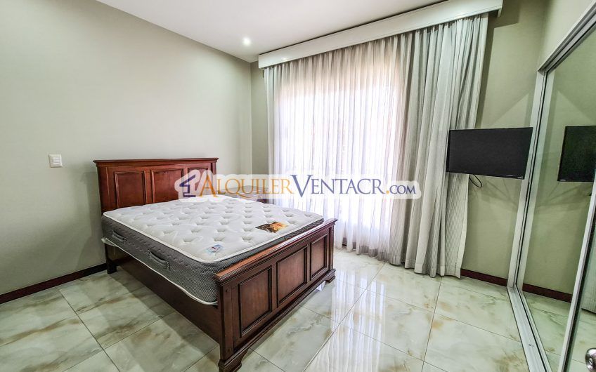 Apartamento amueblado de 3 habit. con terraza en San Rafael Escazú