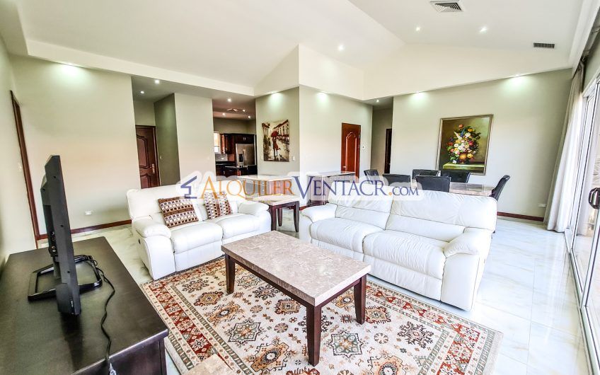 Apartamento amueblado de 3 habit. con terraza en San Rafael Escazú