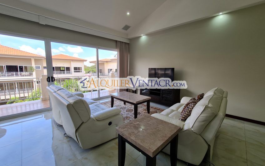 Apartamento amueblado de 3 habit. con terraza en San Rafael Escazú