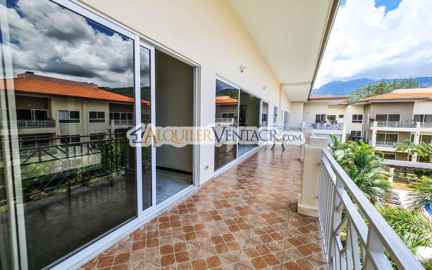 Apartamento amueblado de 3 habit. con terraza en San Rafael Escazú