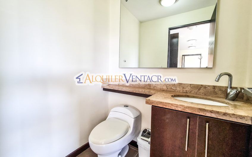 Apartamento amueblado con vista en Condado del Parque Sabana Norte