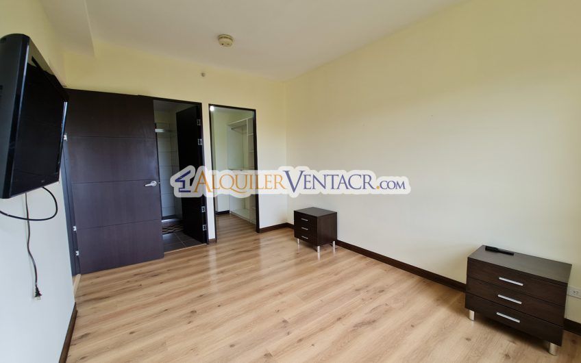 Apartamento amueblado con vista en Condado del Parque Sabana Norte
