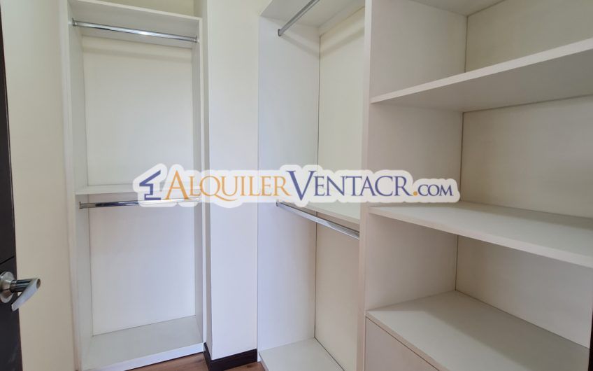 Apartamento amueblado con vista en Condado del Parque Sabana Norte