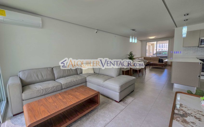 Lujosa casa con terraza en Condominio Guachipelín 3-10 Escazú