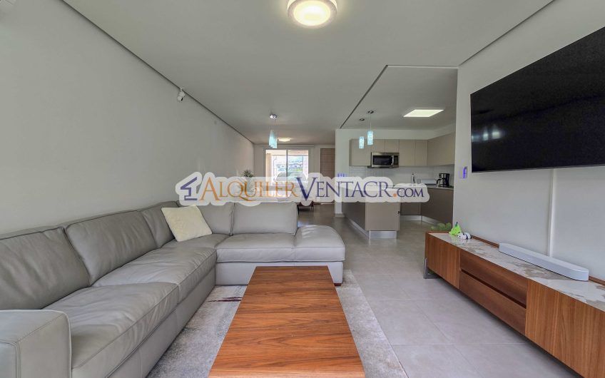 Lujosa casa con terraza en Condominio Guachipelín 3-10 Escazú