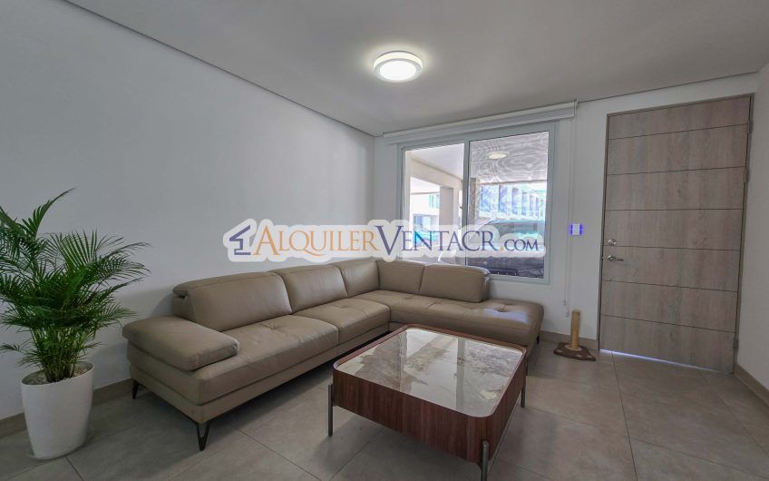 Lujosa casa con terraza en Condominio Guachipelín 3-10 Escazú