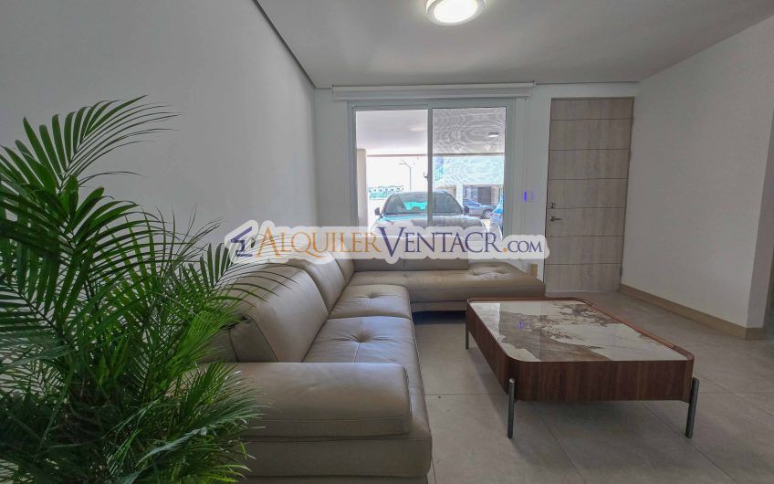 Lujosa casa con terraza en Condominio Guachipelín 3-10 Escazú