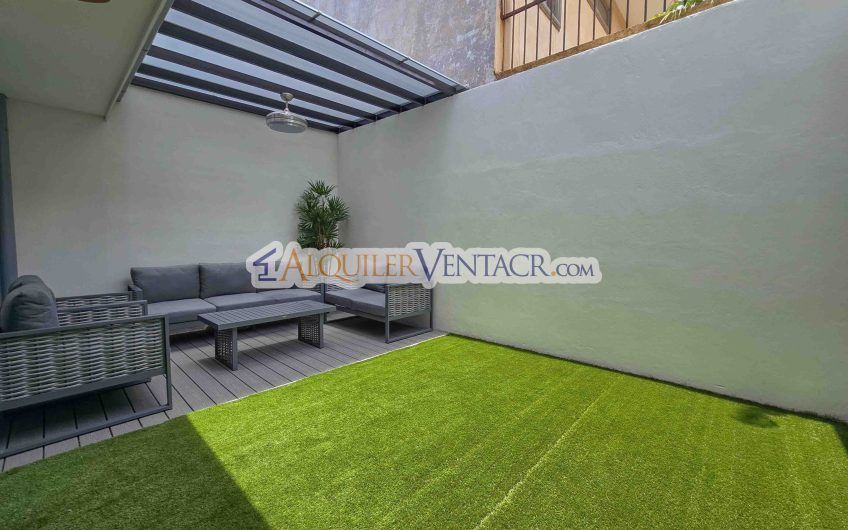 Lujosa casa con terraza en Condominio Guachipelín 3-10 Escazú