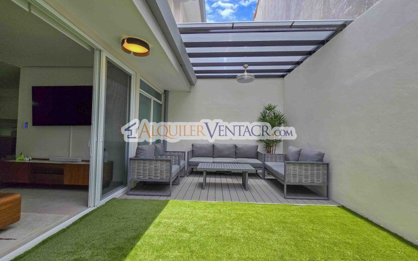Lujosa casa con terraza en Condominio Guachipelín 3-10 Escazú