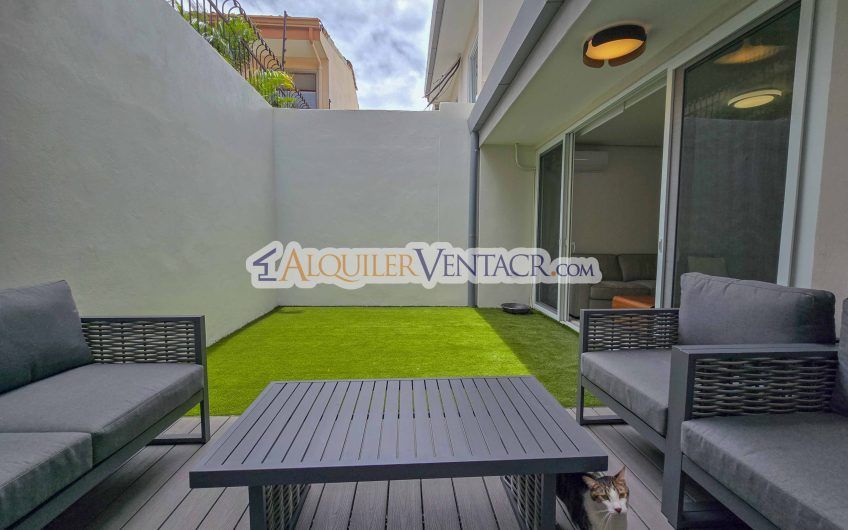 Lujosa casa con terraza en Condominio Guachipelín 3-10 Escazú