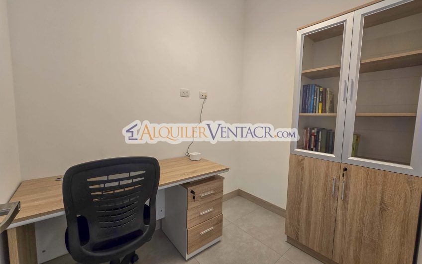 Lujosa casa con terraza en Condominio Guachipelín 3-10 Escazú