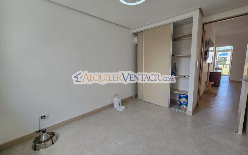 Lujosa casa con terraza en Condominio Guachipelín 3-10 Escazú