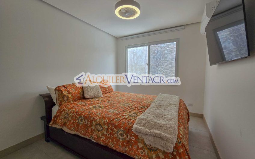 Lujosa casa con terraza en Condominio Guachipelín 3-10 Escazú