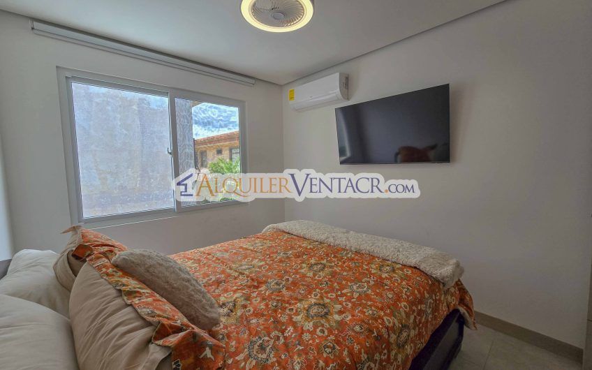 Lujosa casa con terraza en Condominio Guachipelín 3-10 Escazú