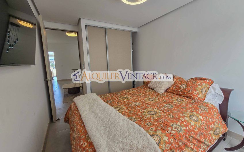 Lujosa casa con terraza en Condominio Guachipelín 3-10 Escazú