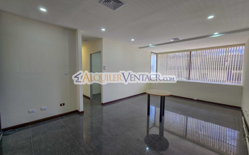 Oficina de 69 m2 en Torre Oficentro La Sabana