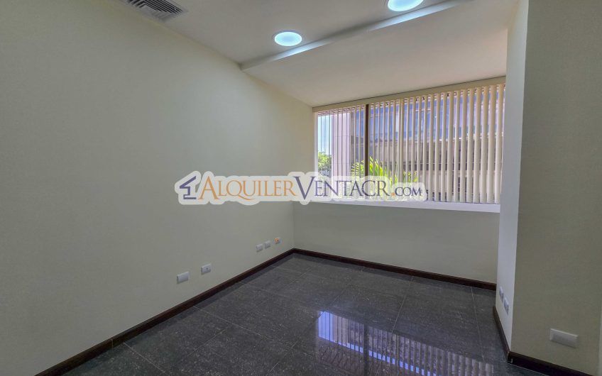 Oficina de 69 m2 en Torre Oficentro La Sabana