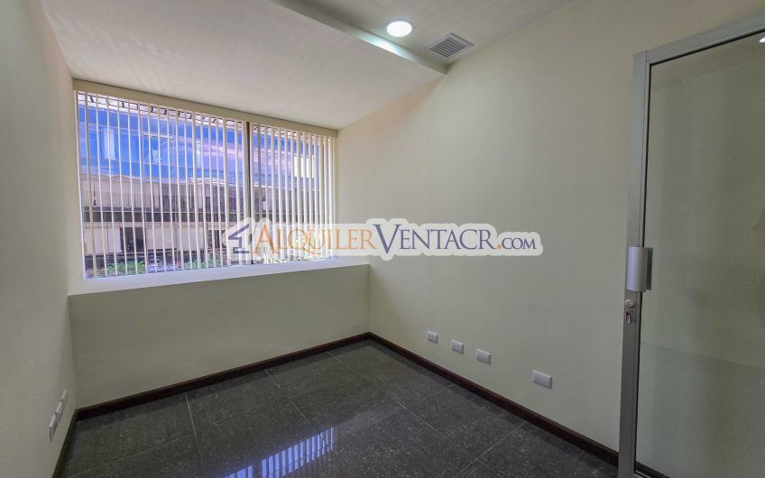 Oficina de 162 m2 en Torre Oficentro La Sabana