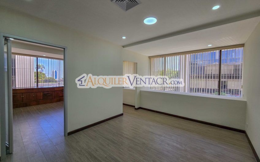 Oficina de 93 m2 en Torre Oficentro La Sabana
