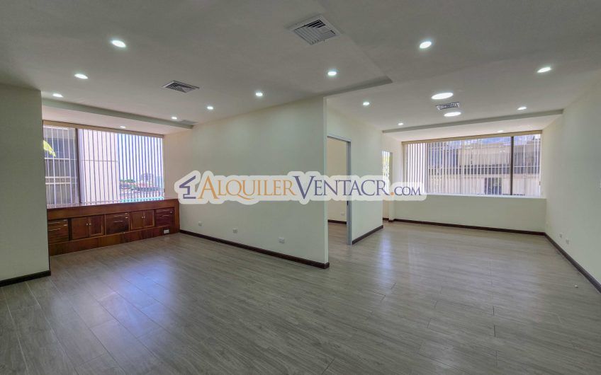 Oficina de 162 m2 en Torre Oficentro La Sabana
