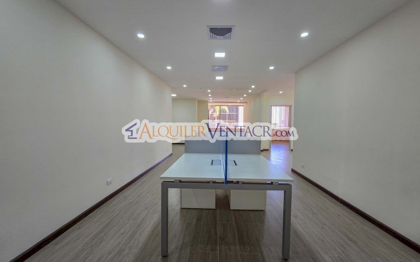 Oficina de 162 m2 en Torre Oficentro La Sabana