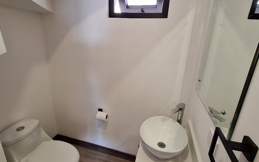 Para estrenar! Lujoso condo en San Antonio de Escazú