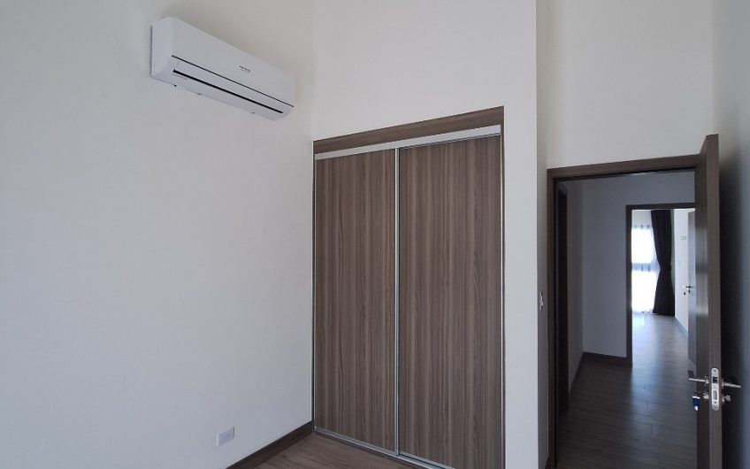 Para estrenar! Lujoso condo en San Antonio de Escazú
