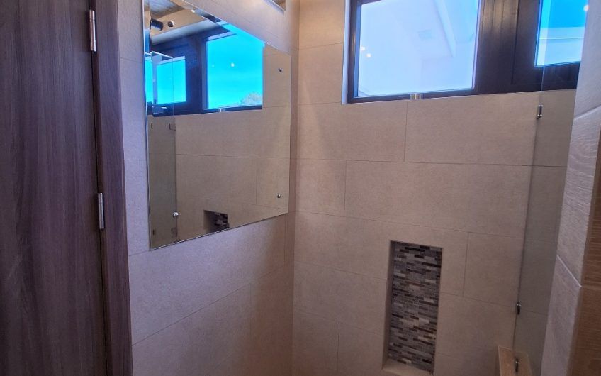 Para estrenar! Lujoso condo en San Antonio de Escazú