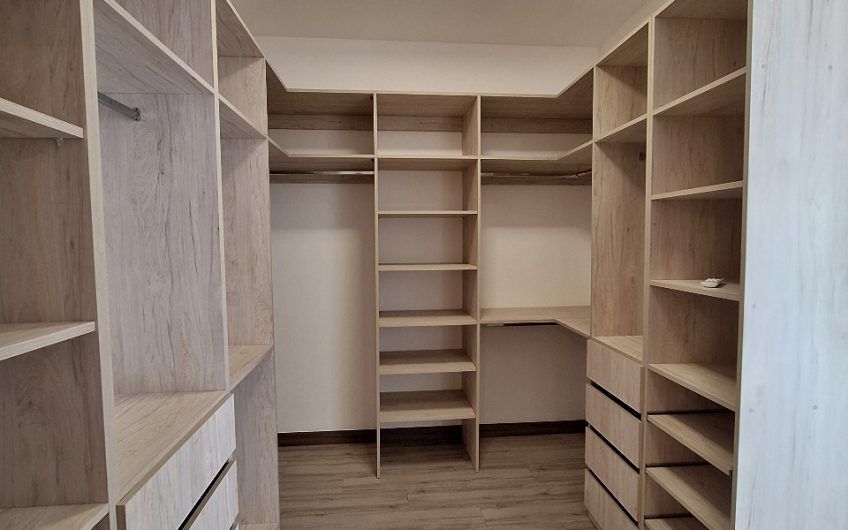 Para estrenar! Lujoso condo en San Antonio de Escazú