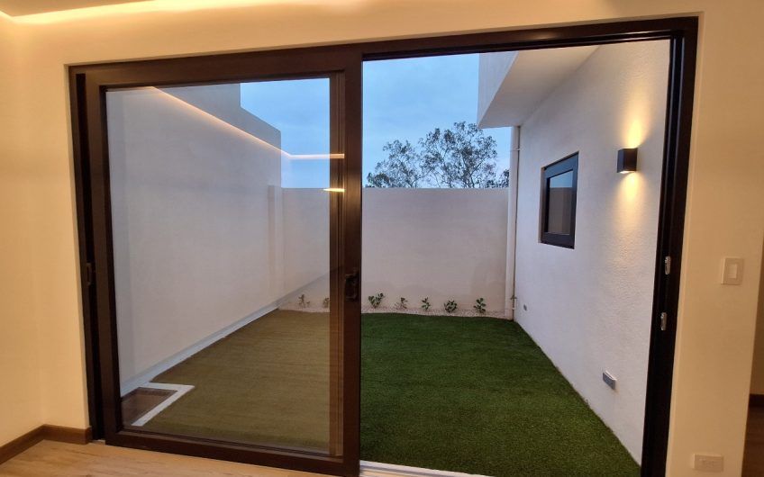 Para estrenar! Lujoso condo en San Antonio de Escazú