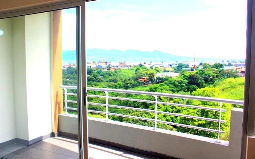 Apartamento amueblado con vista en Condado del Parque Sabana Norte