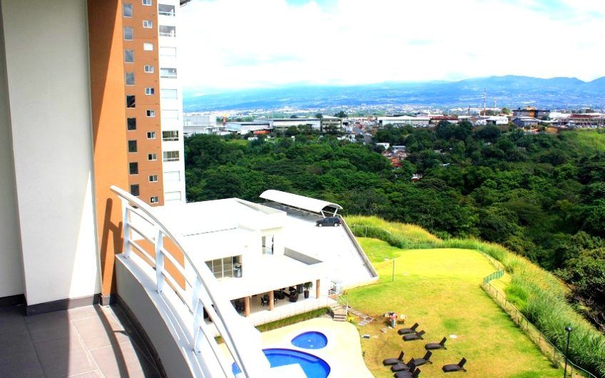 Apartamento amueblado con vista en Condado del Parque Sabana Norte