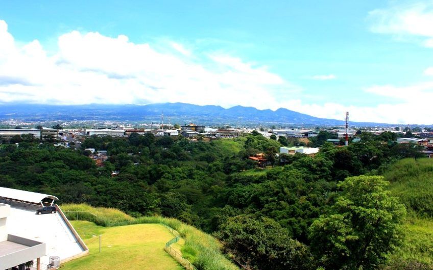 Apartamento amueblado con vista en Condado del Parque Sabana Norte