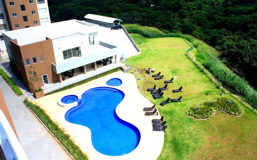 Apartamento amueblado con vista en Condado del Parque Sabana Norte
