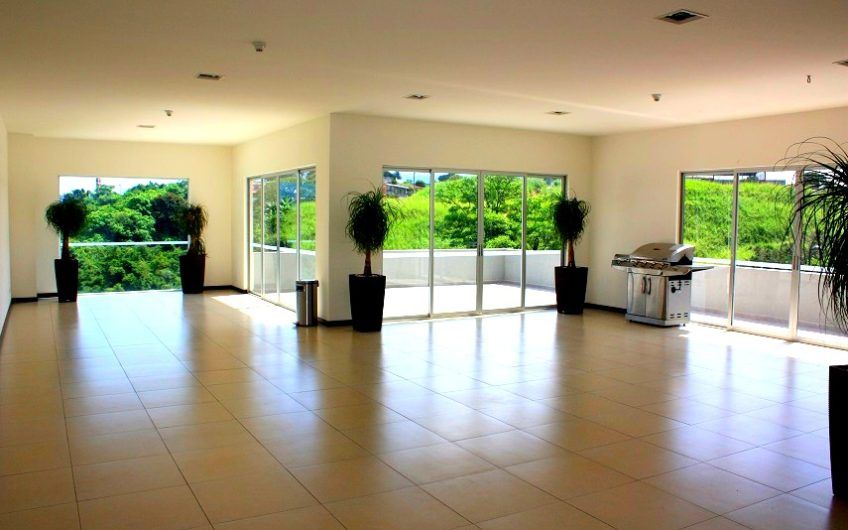 Apartamento amueblado con vista en Condado del Parque Sabana Norte