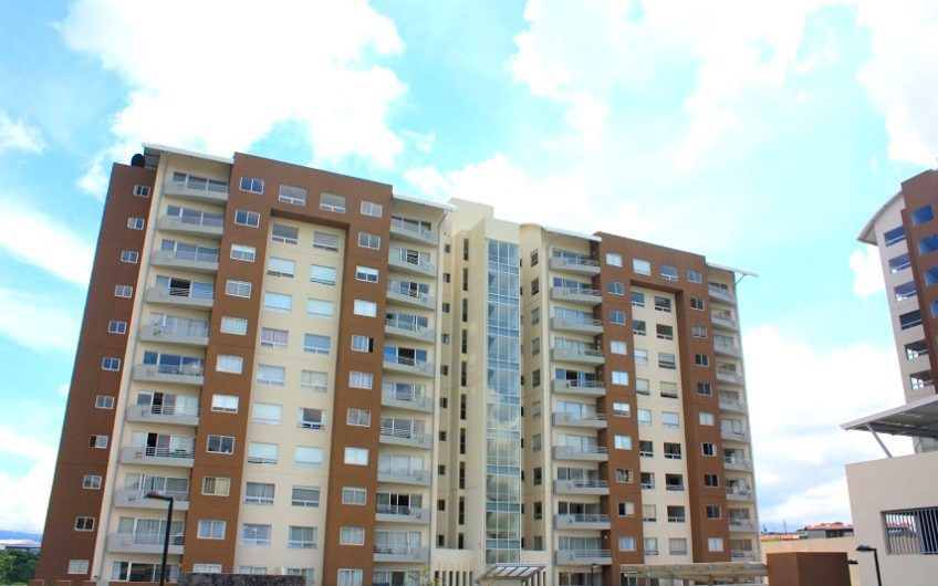 Apartamento amueblado con vista en Condado del Parque Sabana Norte