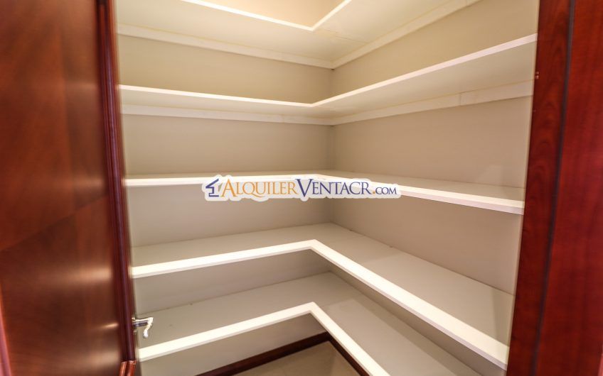 Apartamento amueblado con full vista en San Rafael Escazú